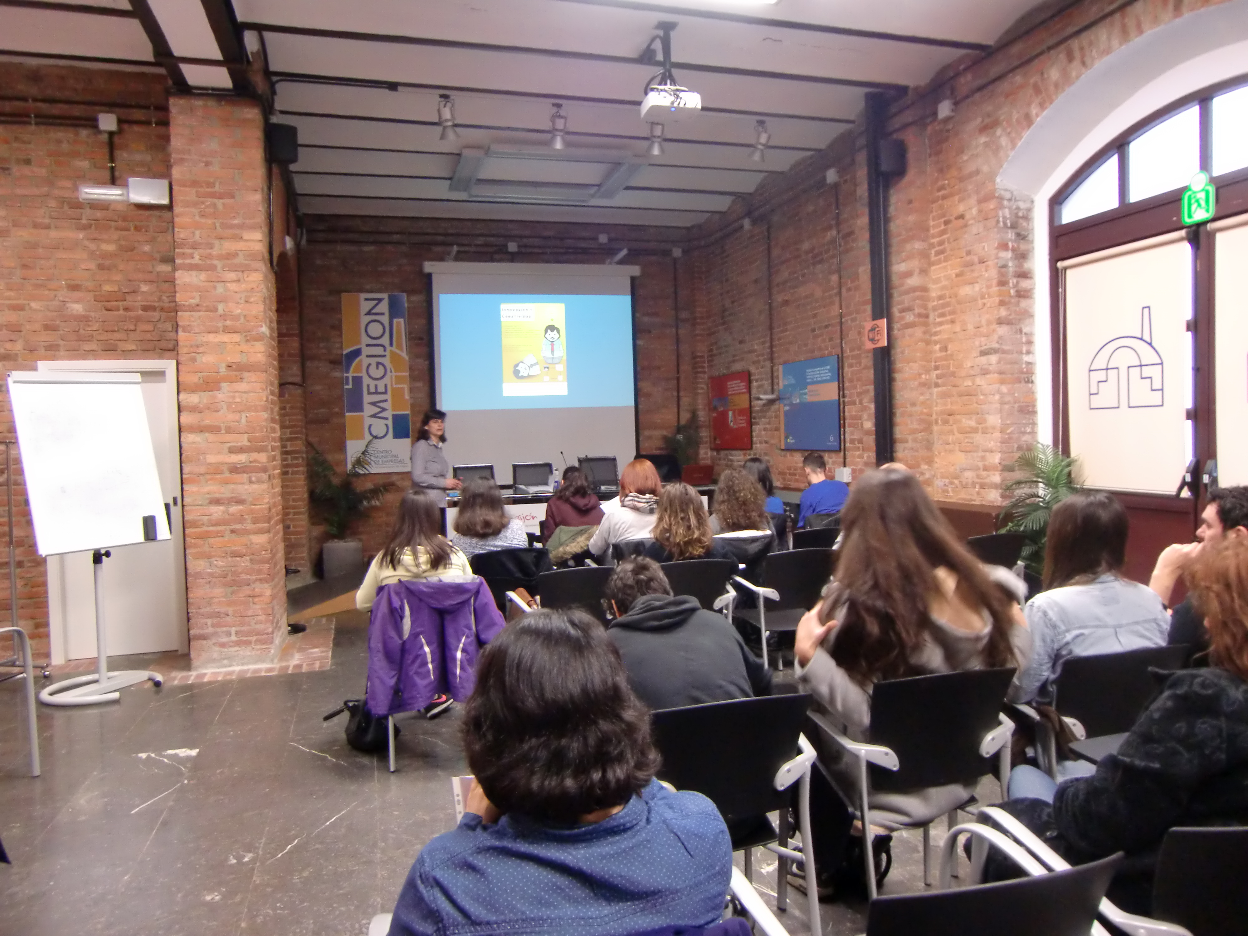 Un momento del taller impartido por Innovasturias.